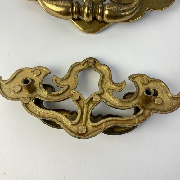 Lot of 12 Vintage Gilded Brass Drawer Pulls 657 Batwing Drop Bail - Picture 5 of 6